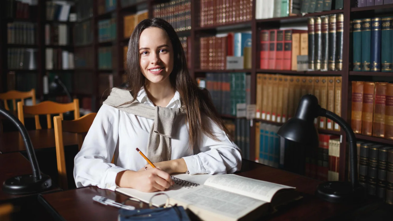 BA (Hons) Business and Management (Law) with Integrated Foundation Year
